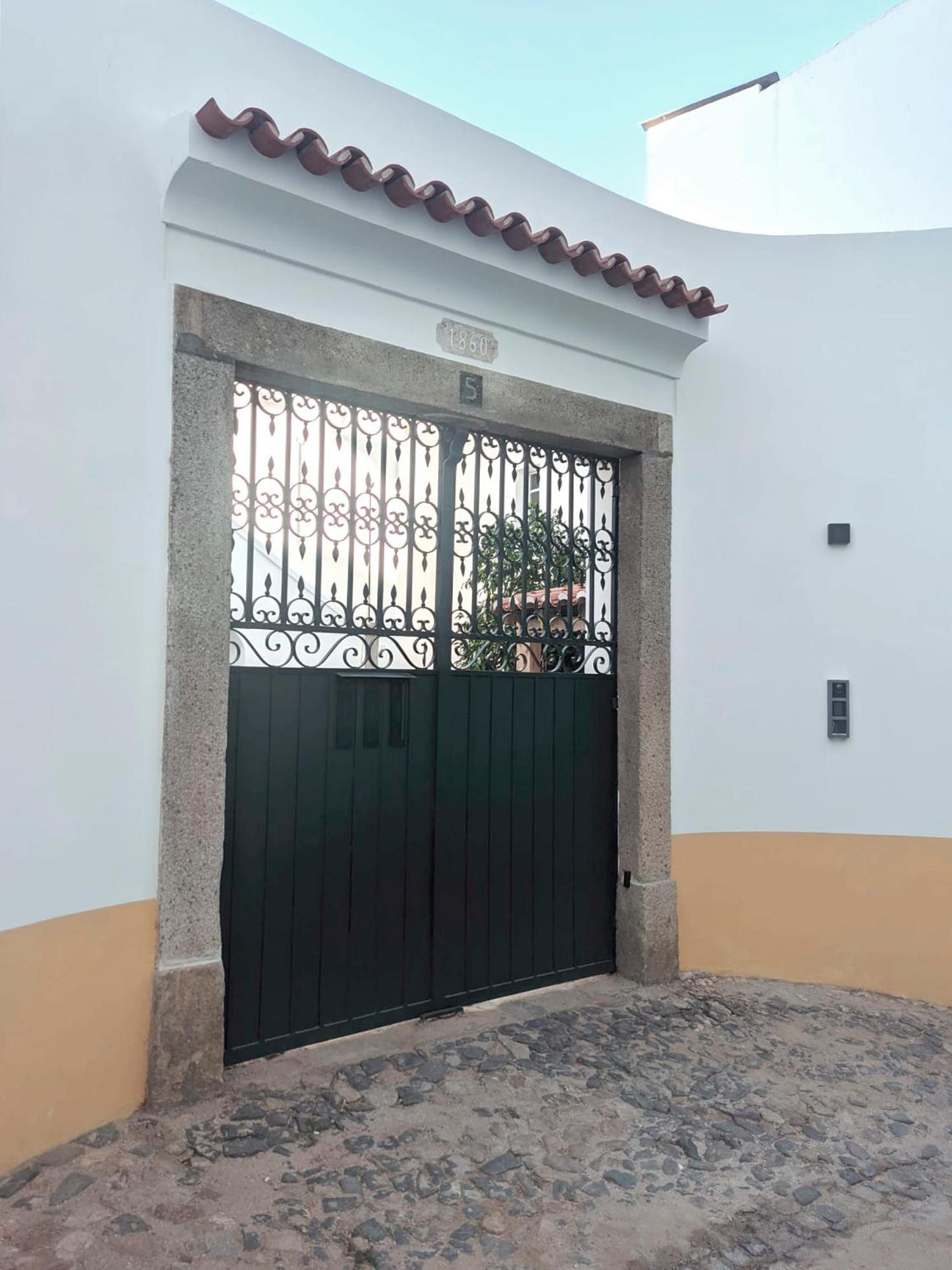 דירות אבורה Casa Patio Do Megue מראה חיצוני תמונה